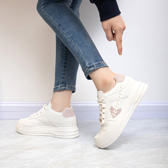 Damen Sportliche Plateau-Sneaker mit eleganten Details und atmungsaktivem Obermaterial EB