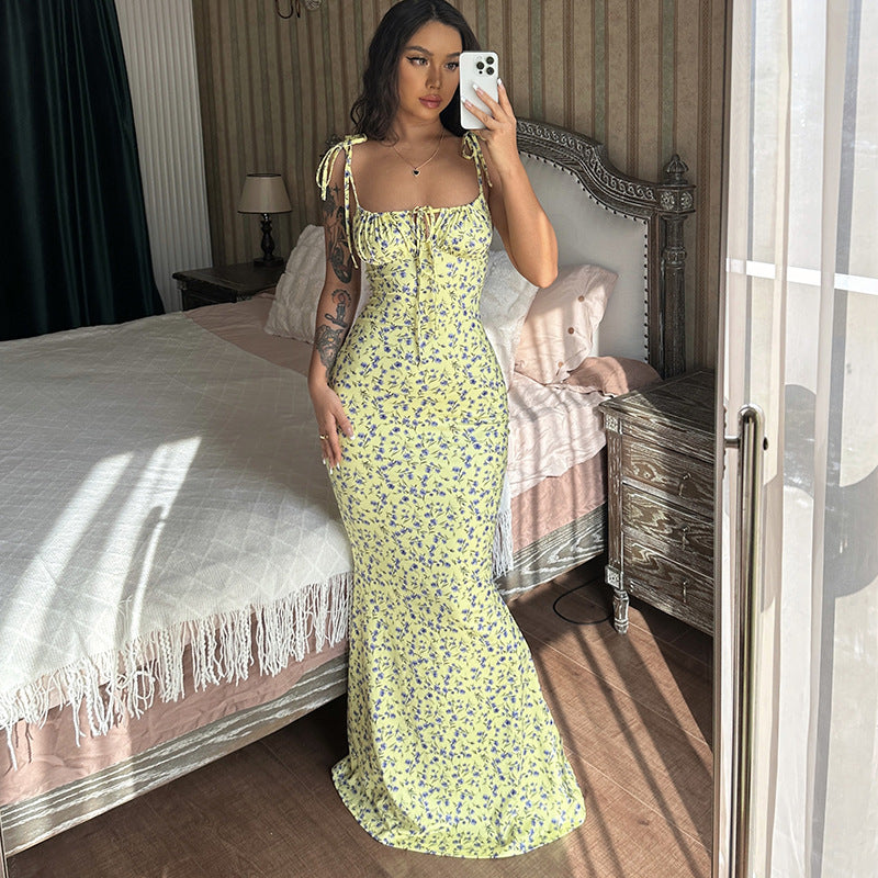 Damen Maxikleid mit zarten Blumenmustern und verstellbaren Spaghettiträgern EB