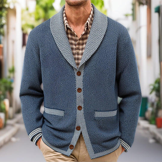Herren Strickjacke mit eleganten Knopfdetails und breitem Schalkragen EB