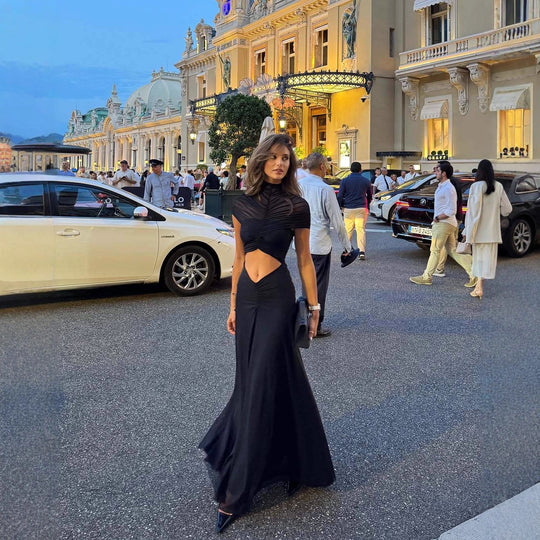 Damen elegantes Abendkleid mit raffinierten Cut-Outs und hochgeschlossenem Kragen EB
