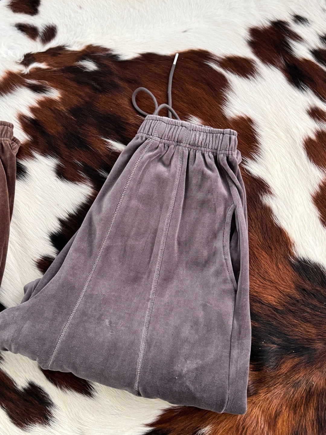 Damen weite Velours-Hose mit elastischem Bund und praktischen Seitentaschen EB