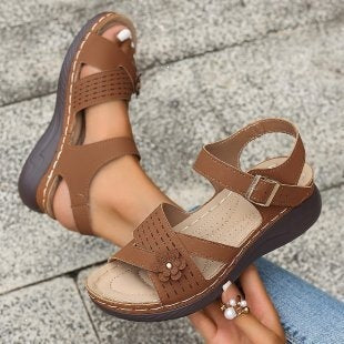 Damen Komfortable Sandalen mit eleganten Blumen-Applikationen EB