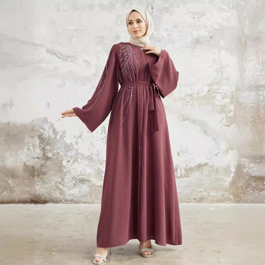 Damen Maxi-Kleid mit funkelnden Applikationen und elegantem Gürtel EB