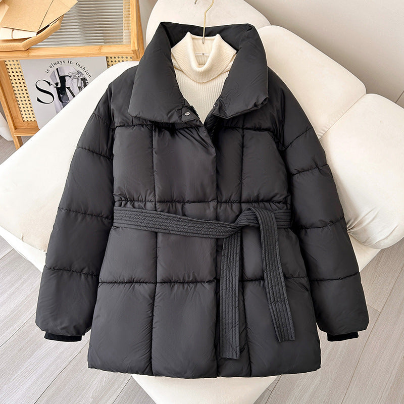Damen modische wattierte Jacke mit Gürtel und hochschließendem Kragen EB