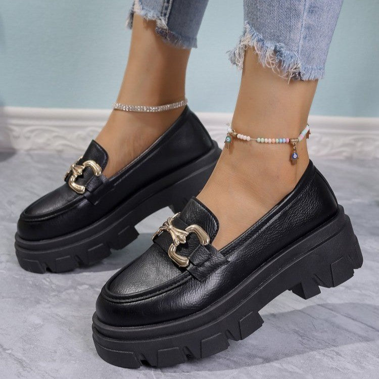 Damen nan Chunky Loafer mit profilierter Plateau‑Laufsohle und goldfarbener Zierspange EB