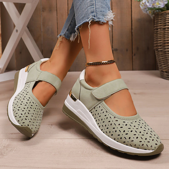 Damen Komfortable Slip-On Schuhe mit atmungsaktivem Lochmuster EB