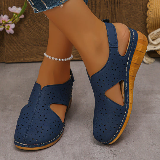 Damen Luftige Clogs mit eleganter Perforation und bequemer Sohle EB