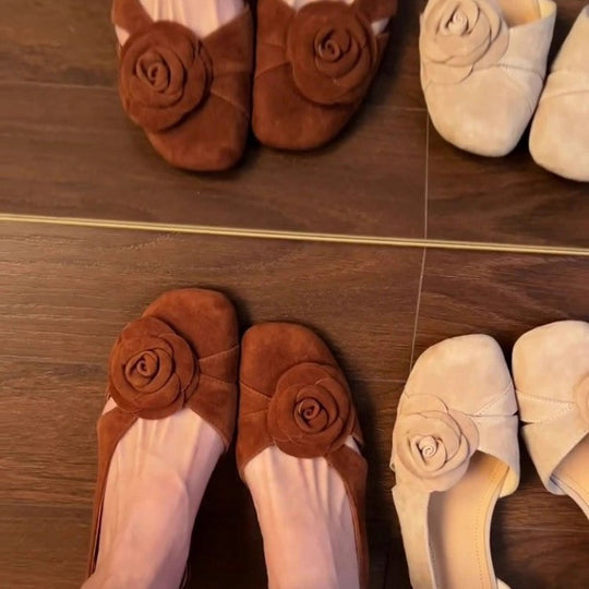 Damen Slingpumps mit eleganter Blumenapplikation und bequemer Sohle EB