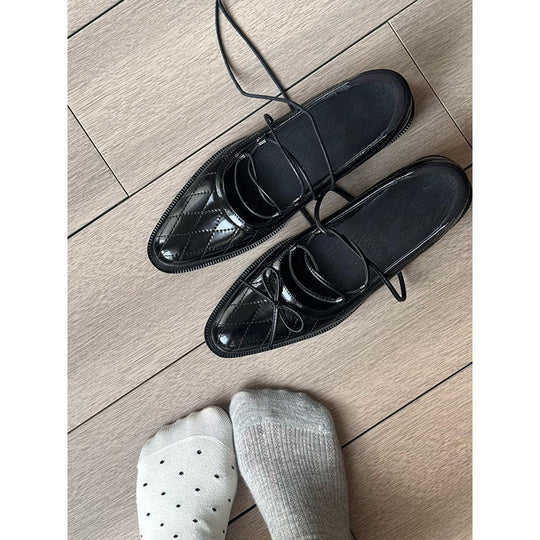 Damen edle Lackleder-Schuhe mit raffiniertem Schnürdesign EB