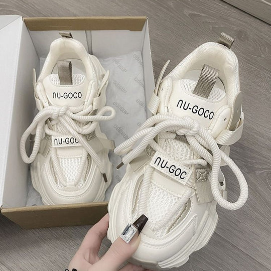 Damen Sportliche Chunky Sneakers mit atmungsaktiver Mesh-Oberfläche und innovativem Schnürsystem EB