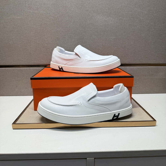 Damen Elegante Slip-On Sneaker mit stilvollem Design und komfortabler Sohle EB