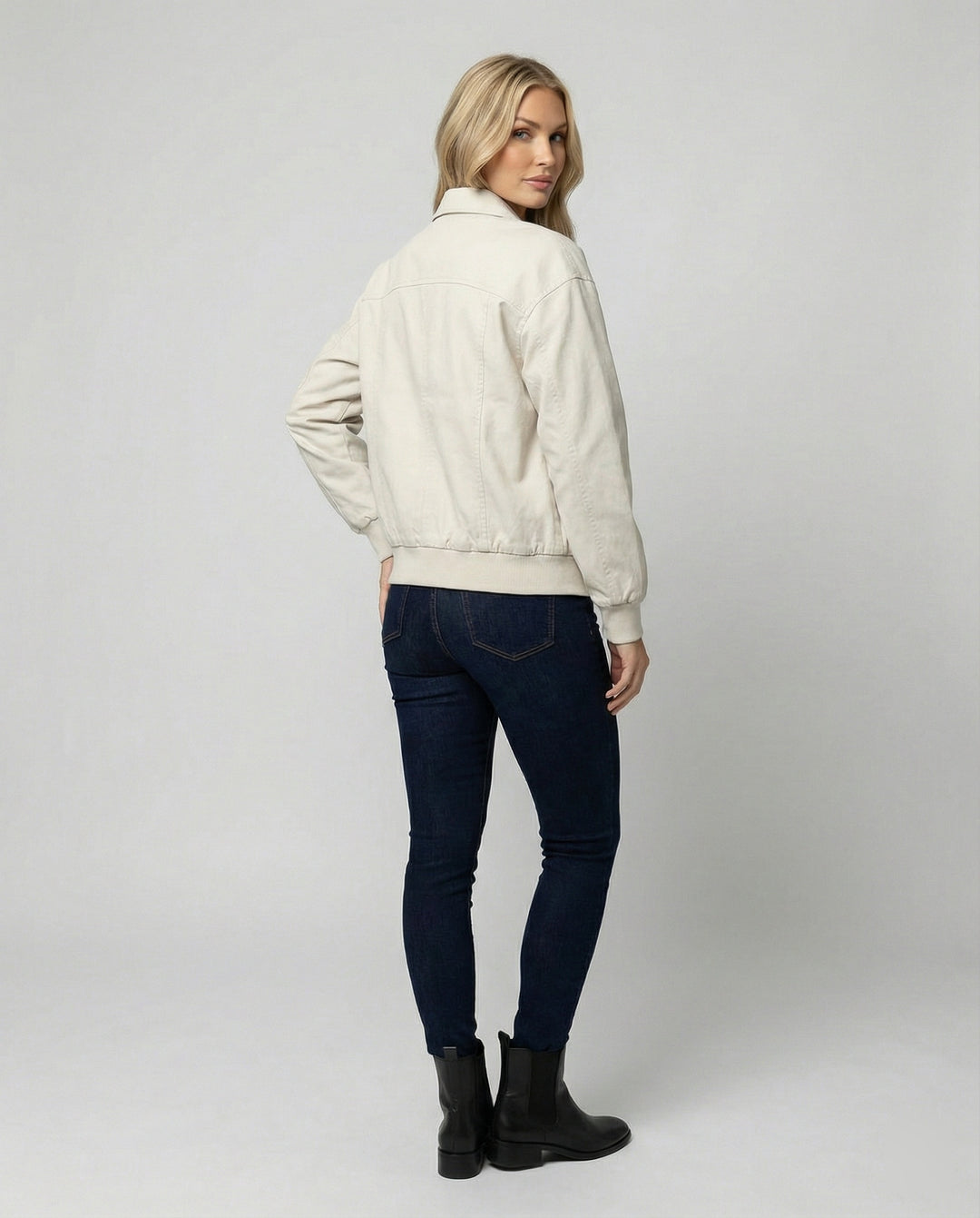 Damen leichte Blousonjacke aus Baumwollmix mit Hemdkragen, Ziernähten und elastischem Bund EB