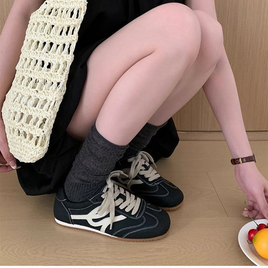 Damen Sneakers im Retro-Design mit atmungsaktivem Obermaterial und robustem Profil EB