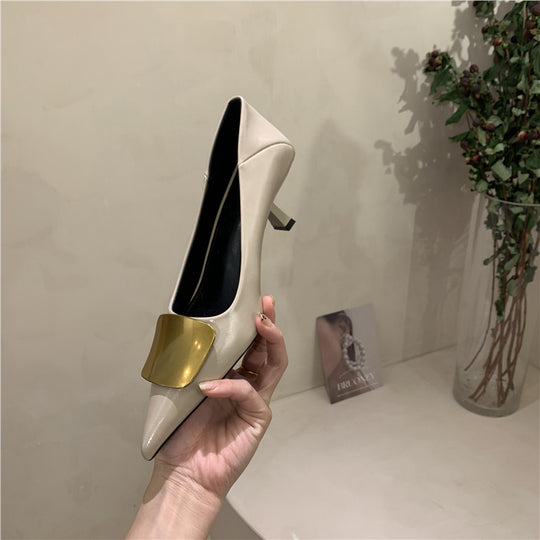 Damen spitze Pumps mit metallic-beschichtetem Akzent und disturbierter Absatzhöhe EB