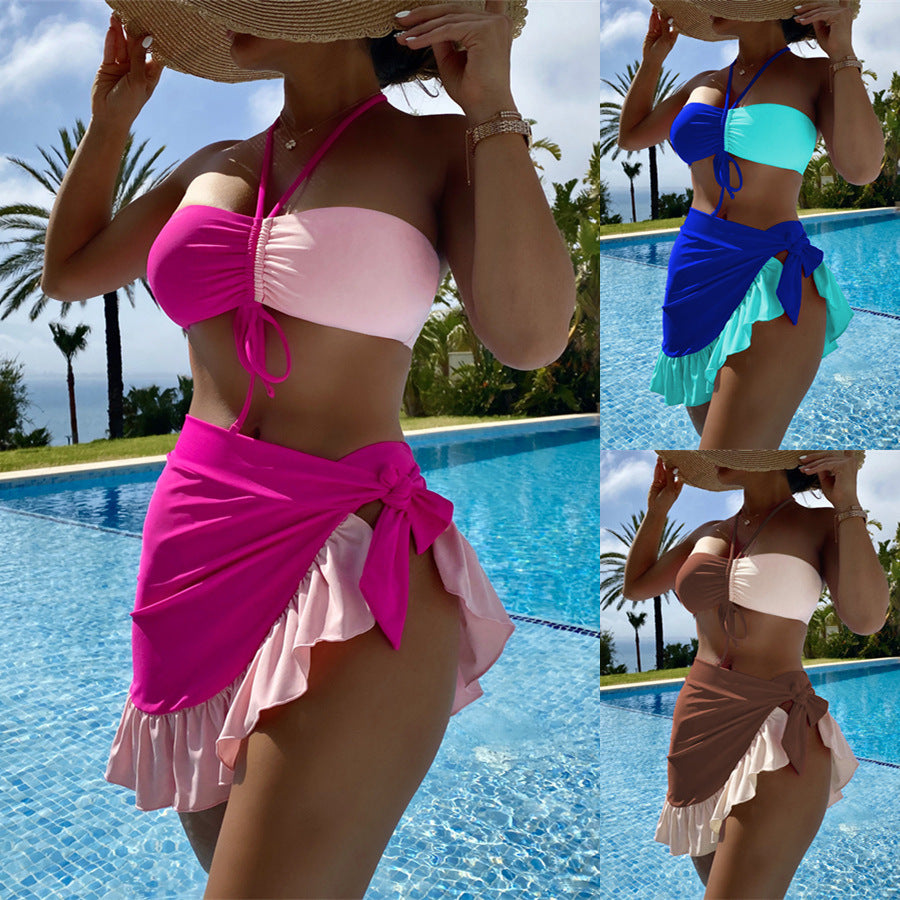 Damen Bandeau-Bikini mit verspieltem Rüschensrock EB