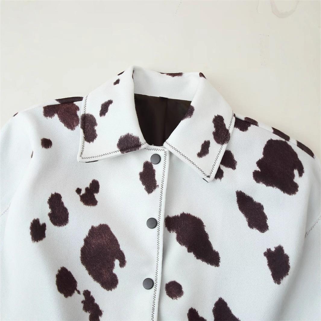 Damen jacke im modischen Kuhflecken-Design mit eleganter Knopfleiste EB