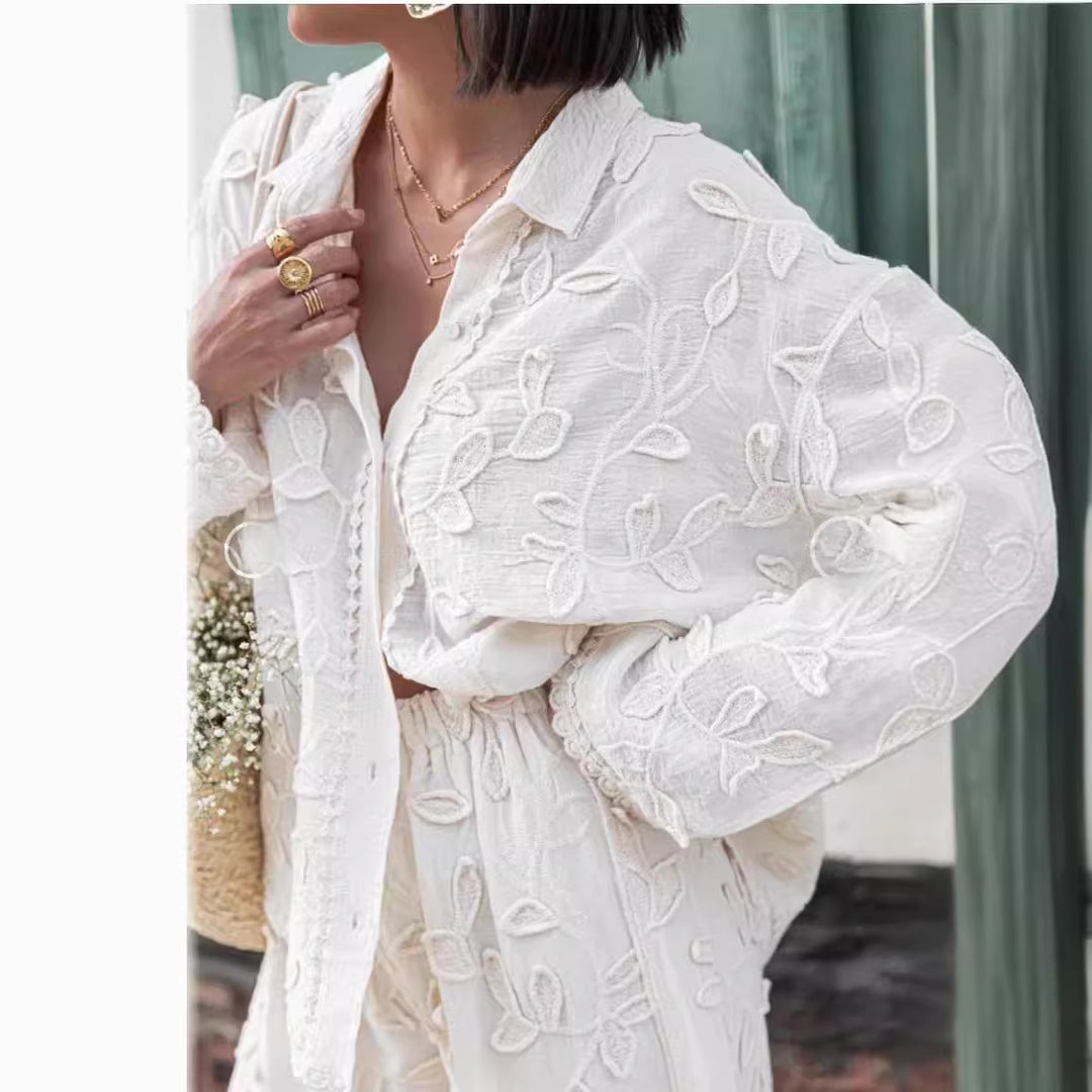 Damen Bluse mit feiner Stickerei und luftiger Passform EB