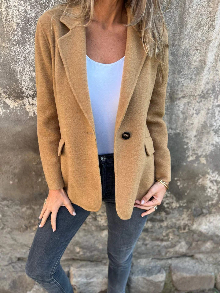 Damen taillierter Bouclé-Blazer mit fallendem Revers und Ein-Knopf-Detail EB