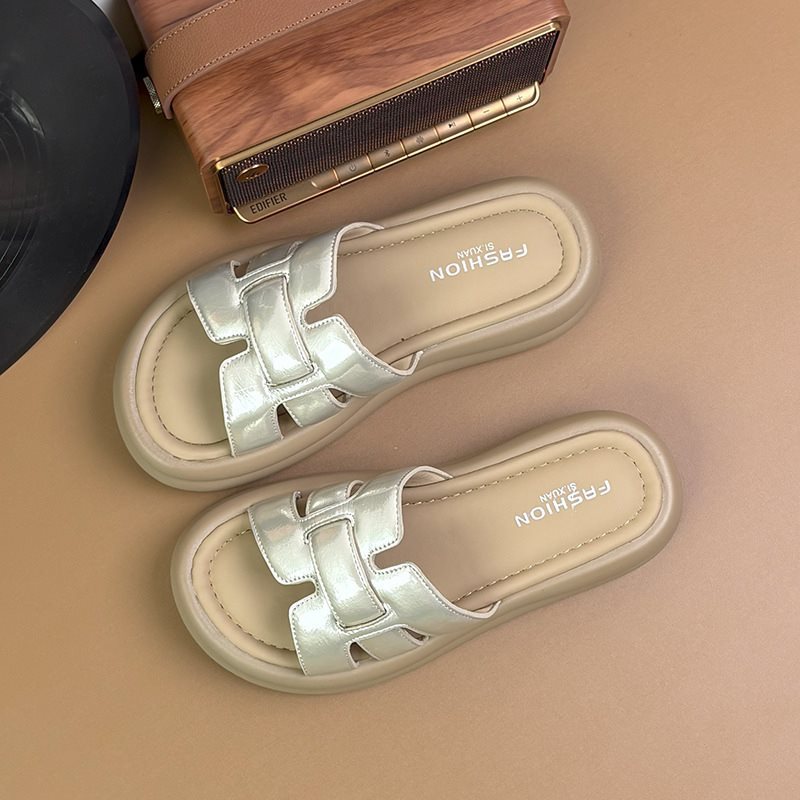 Damen Slide-Sandalen mit glänzendem Riemen und komfortabler Sohle EB