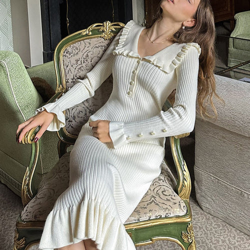 Damen Raffiniertes Strickkleid mit Rüschendetails und Perlknopfverzierung EB