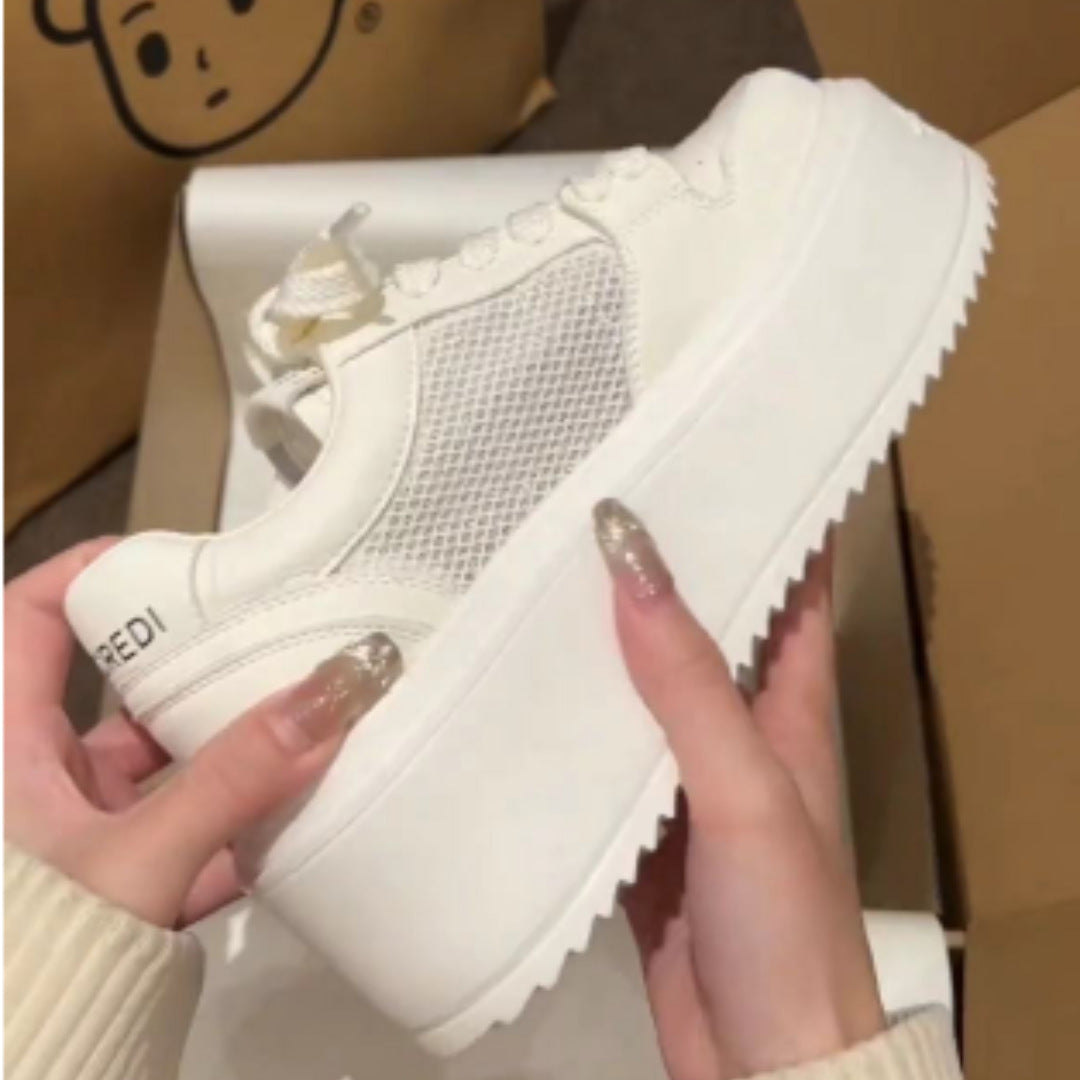 Damen Plateau-Chunky-Sneaker mit Blumenapplikation und Netz-Einsatz EB