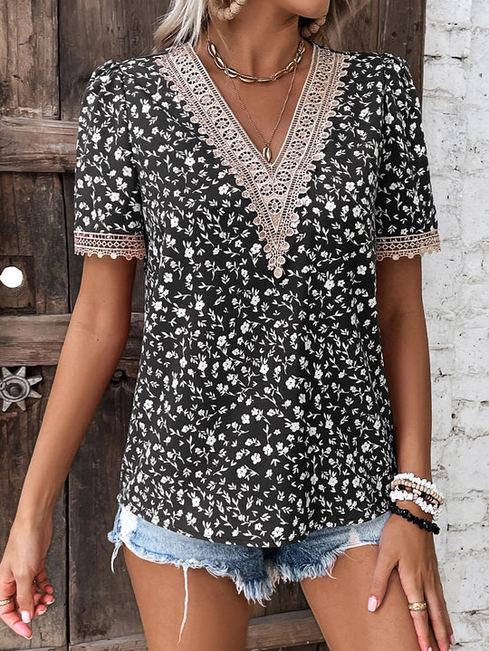 Damen Bluse mit V-Ausschnitt und feinen Spitzenakzenten EB