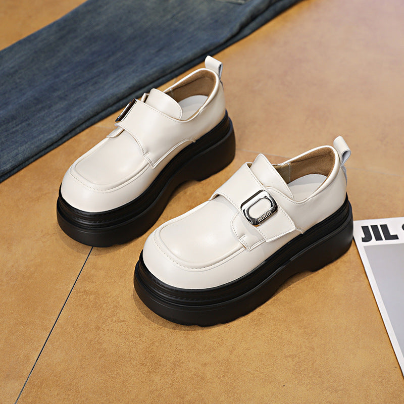 Damen Plateauschuhe mit dekorativen Riemen und modischem Detail EB