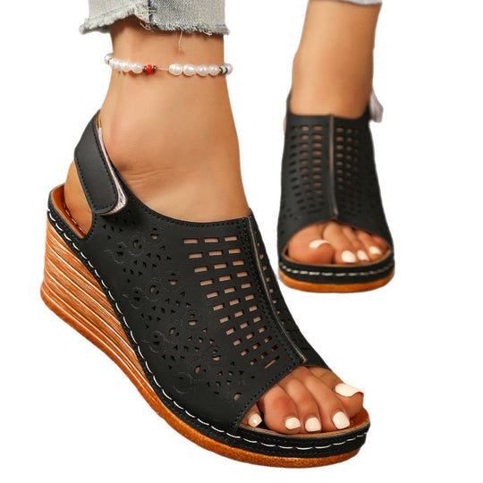 Damen Keil-Sandalen mit durchbrochenem Design und anatomischer Fußbettung EB