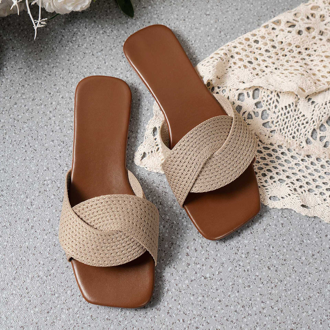 Damen Flache Riemensandalen mit dekorativem Flechtmuster EB