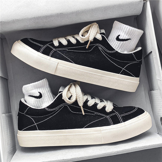 Unisex lässiger Canvas-Low-Top Sneaker mit kontrastnaher Ziersteppung und gepolsterter Plateausohle EB