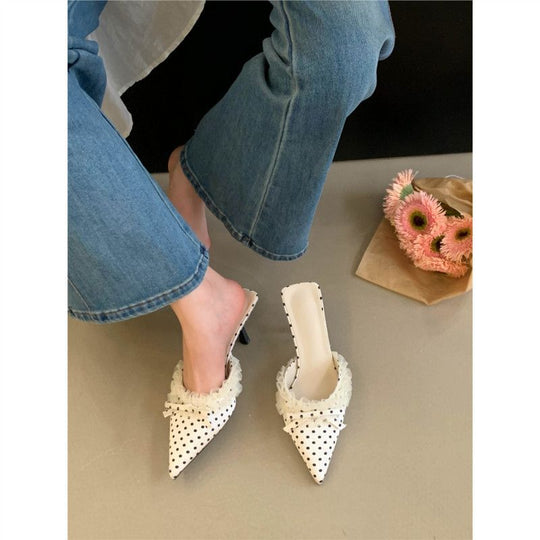 Damen elegante Mules mit Rüschendetails und gepunktetem Design EB