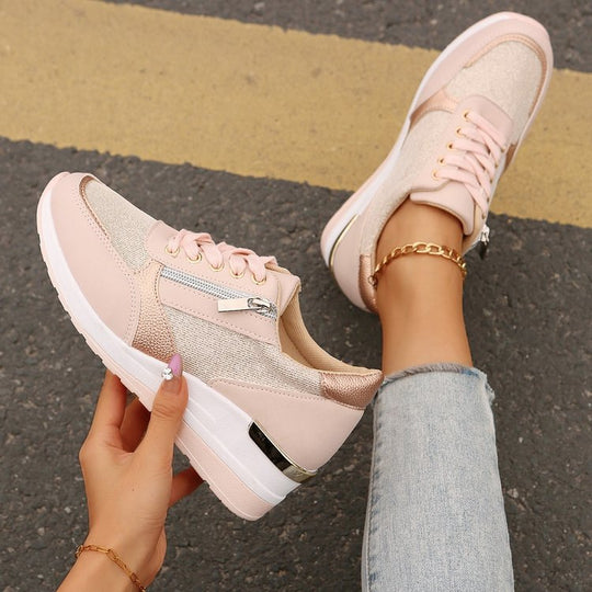 Damen  stylische Plateausneaker mit seitlichem Reißverschluss gepolstertem Komfortfußbett und dekorativen Metallic-Overlays EB