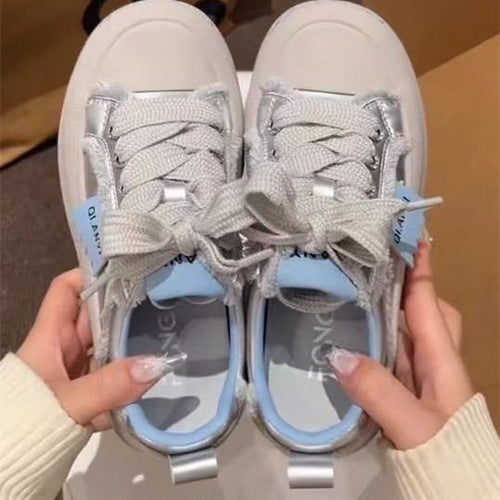 Damen Sportliche Sneaker mit atmungsaktiver Mesh-Oberfläche und innovativen Schnürdetails EB