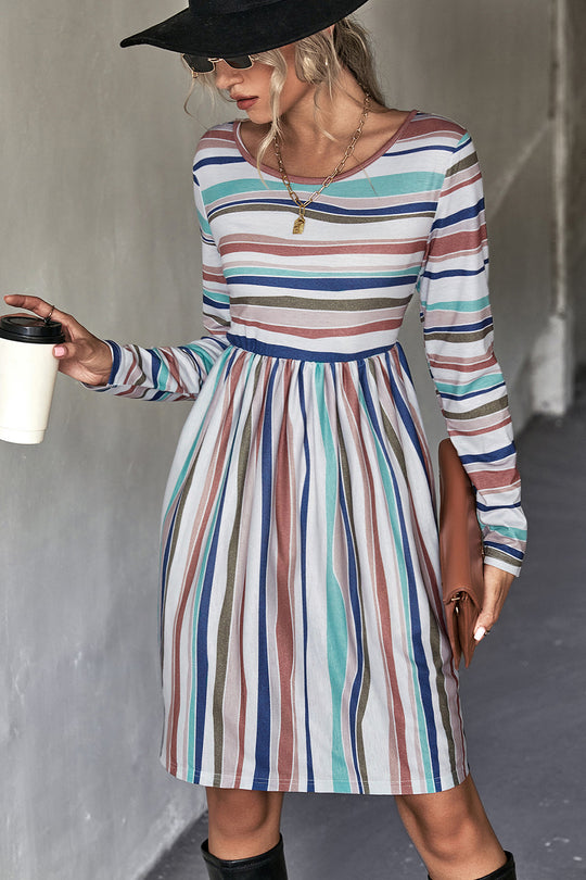 Damen Freizeitkleid mit schickem Streifenmuster und taillierter Passform EB