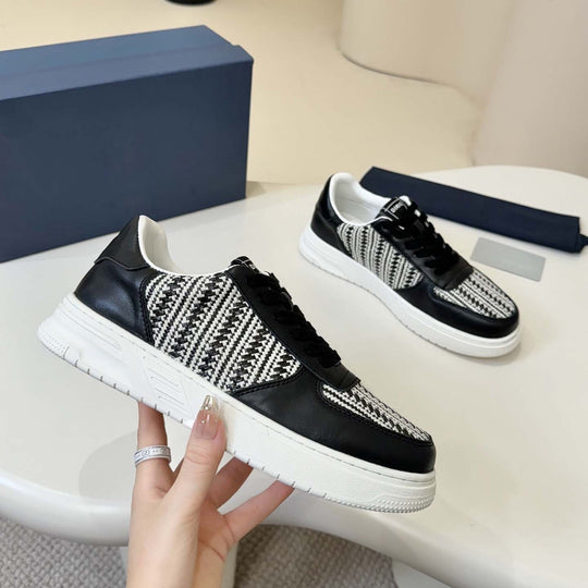 Damen Sneakers mit strukturierter Oberflächenkombination und gepolsterter Sohle EB