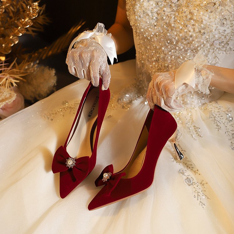 Damen elegante Pumps mit zierlichem Schleifenakzent und glitzernden Applikationen EB