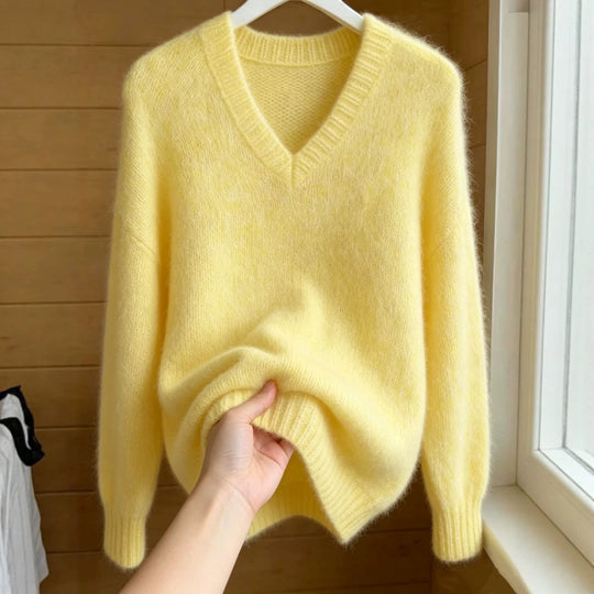 Damen Flauschiger Mohair-Mix Oversize-Pullover mit tiefem V-Kragen EB