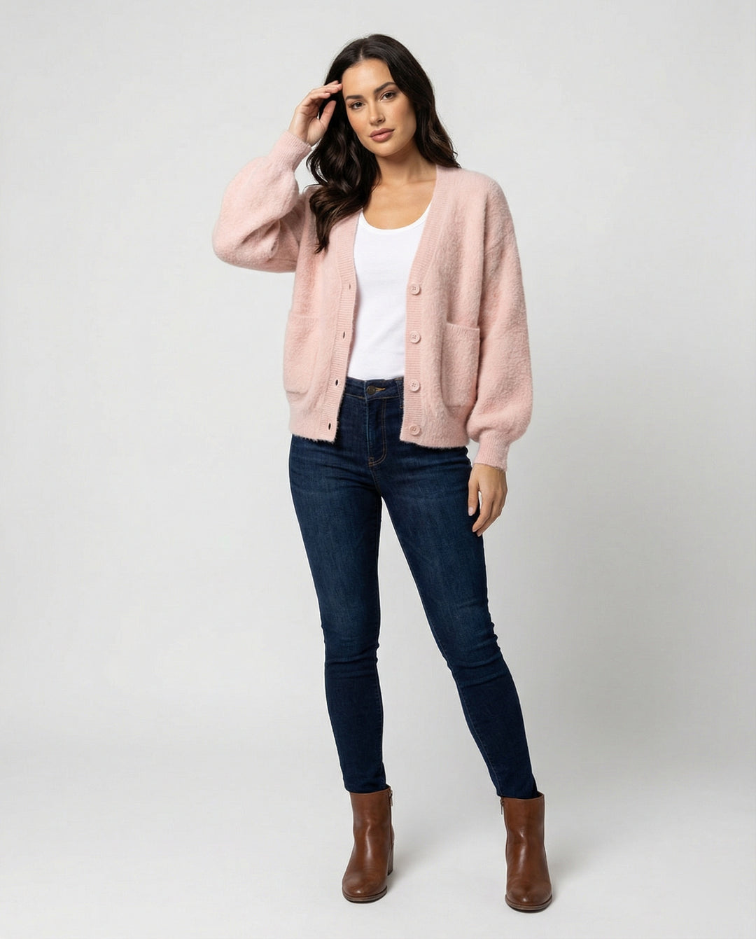 Damen flauschiger Oversize-Cardigan mit V-Ausschnitt, großer Knopfleiste, aufgesetzten Taschen und Ballonärmeln EB