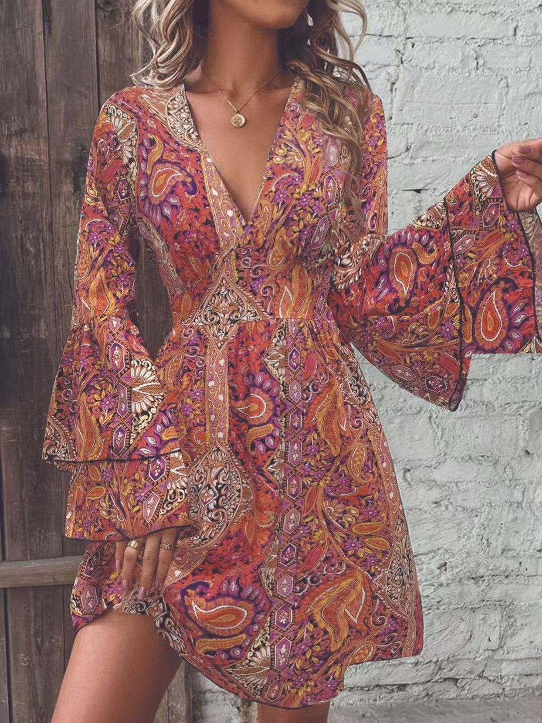 Damen V-Ausschnitt Kleid mit weiten Ärmeln und Paisleymuster EB