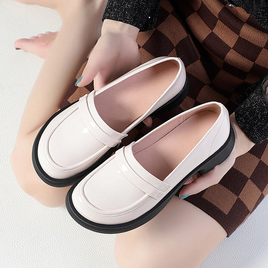 Damen Modische Slipper mit glänzender Oberfläche und blockiertem Absatz EB