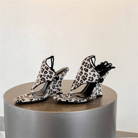 Damen Wedge-Sandalen mit modischem Leopardenprint und Riemchen EB