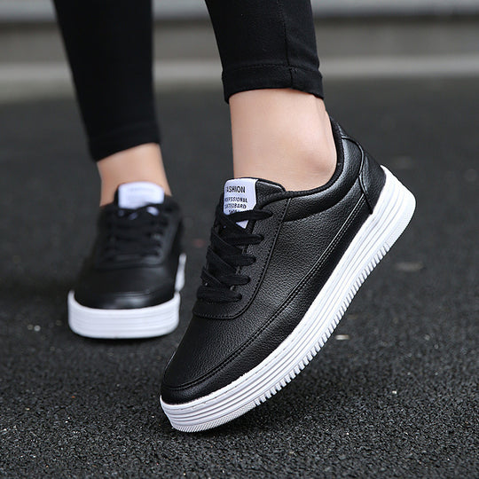 Damen Sportliche Sneakers mit flexiblem Obermaterial und rutschfester Sohle EB