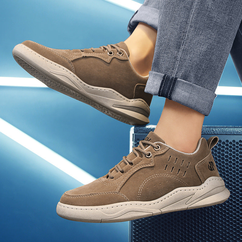 Herren urbaner Veloursleder-Optik City-Sneaker mit gelochter Seitenbelüftung und ergonomischer Plateaulaufsohle EB
