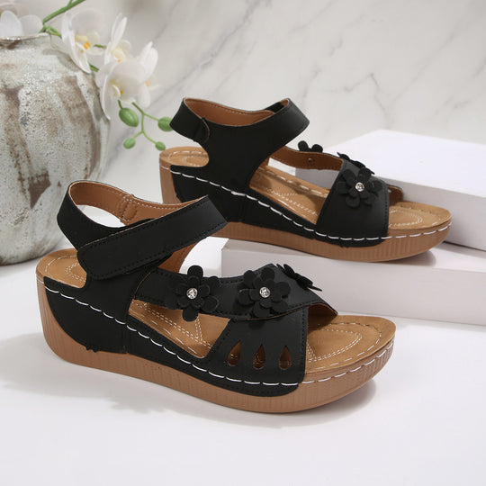 Damen Komfortable Sandalen mit Blumendekor EB