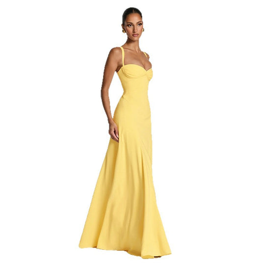 Damen Elegantes und figurbetontes Abendkleid mit drapierten Cups EB