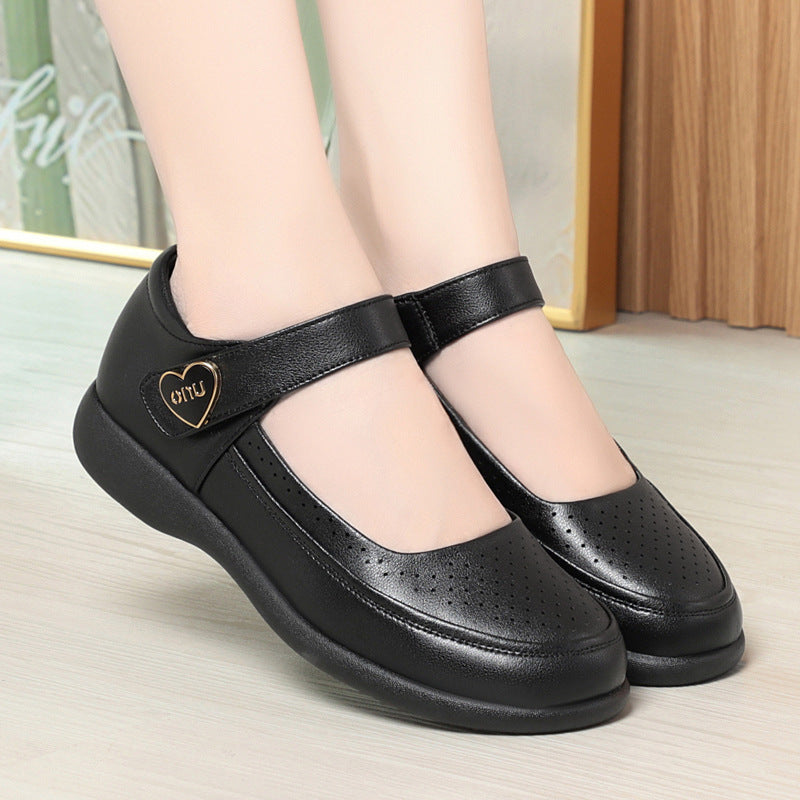Damen Komfortable Mary Jane Ballerinas mit atmungsaktiven Perforationen und verstellbarem Riemen EB