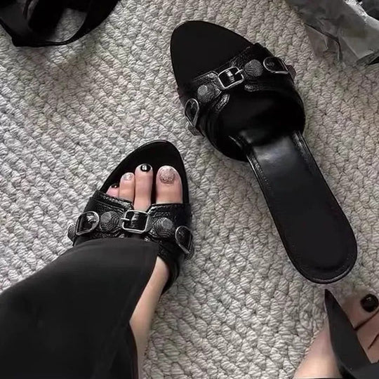 Damen Elegante Slides mit dekorativem Kettendetail EB