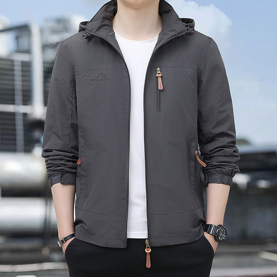 Herren  leichtgewichtige Kapuzen-Windjacke mit Brust-Reißverschluss und atmungsaktivem Funktionsstoff EB