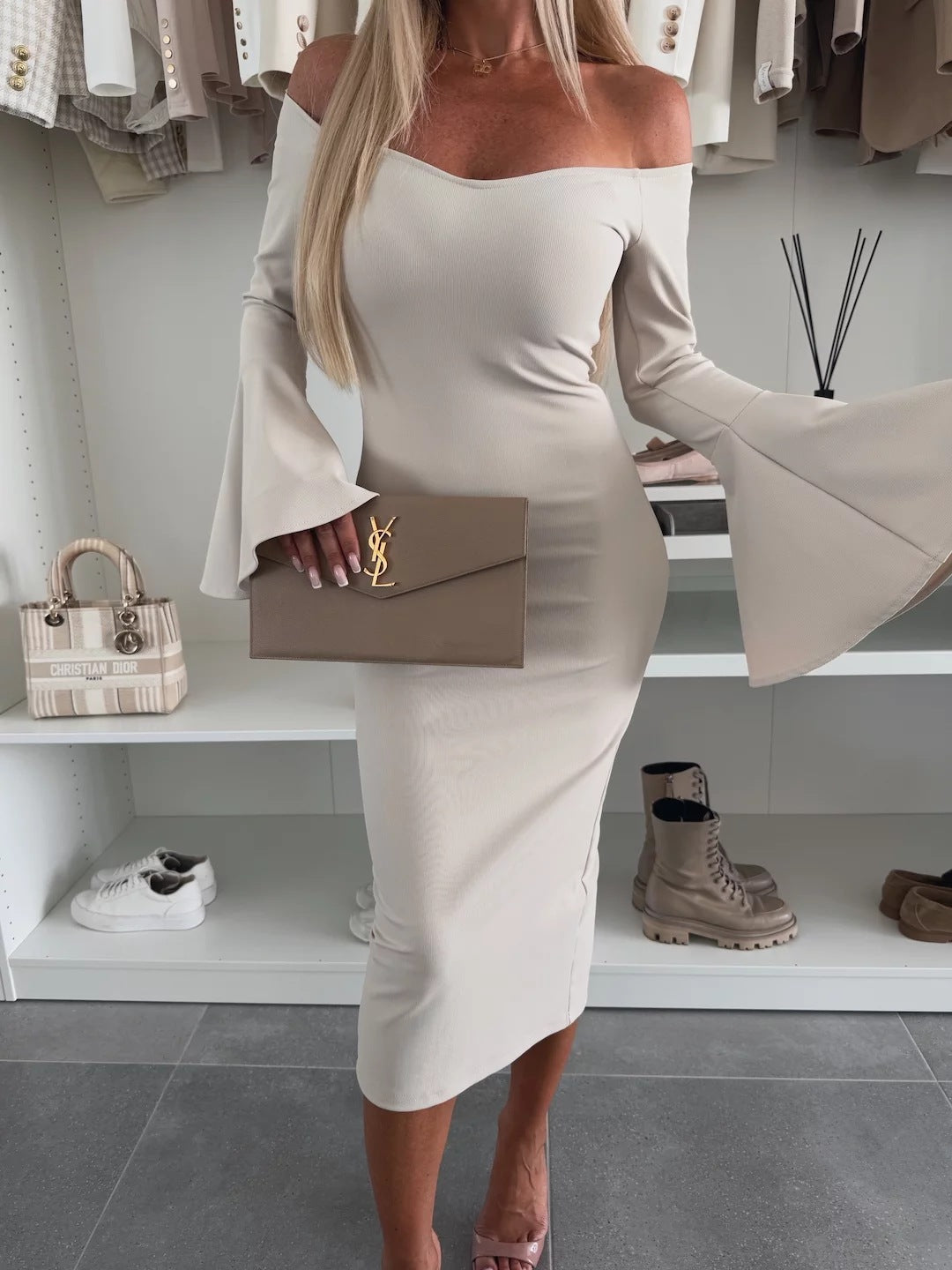 Damen Figurbetontes Wickelkleid mit schulterfreiem Design und weit geschnittenen Ärmeln EB