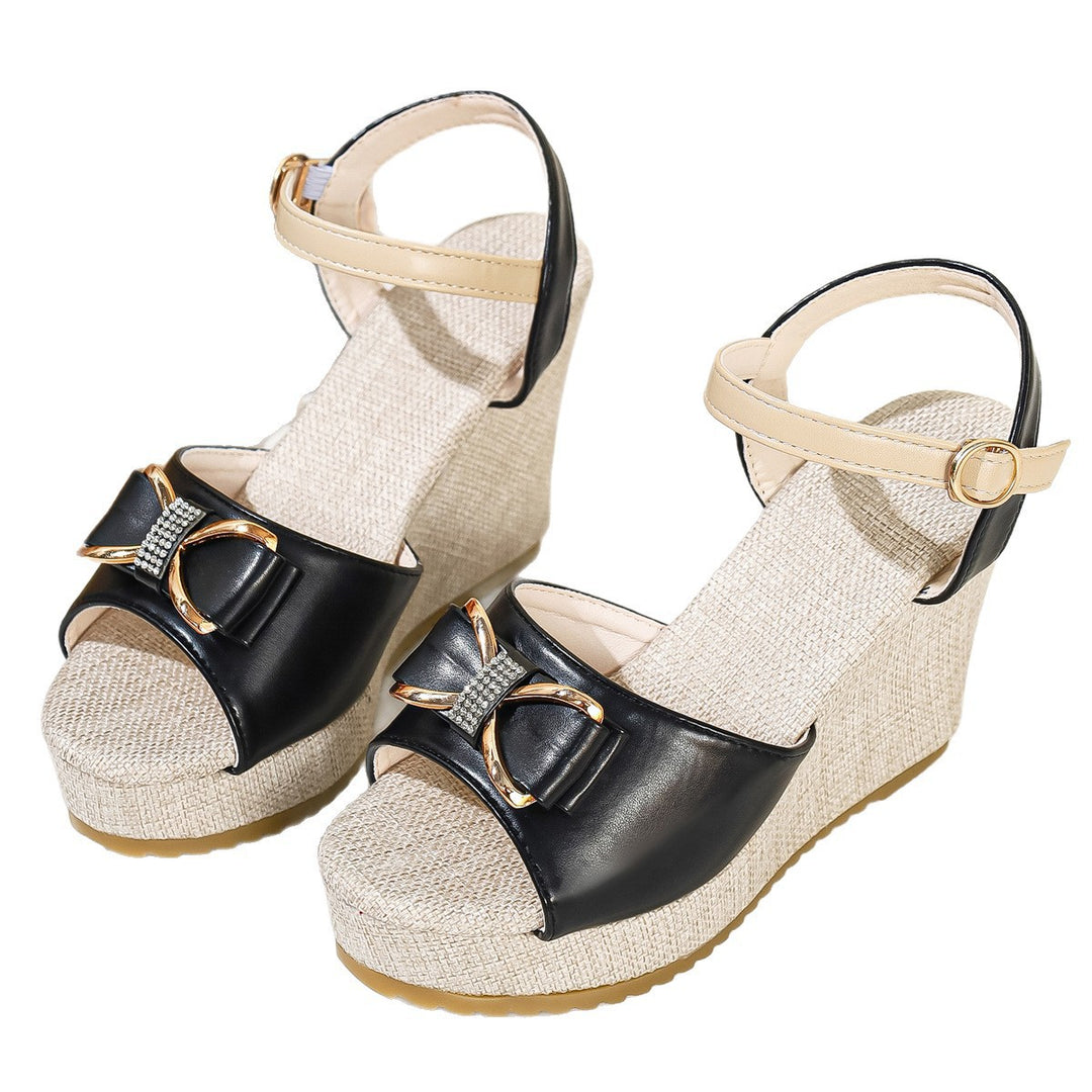 Damen Wedge-Sandalen mit Schmuckdetail und verstellbarem Riemen EB